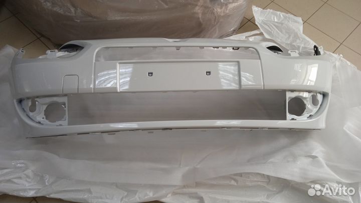 Бампер передний Renault Fluence в цвет кузова