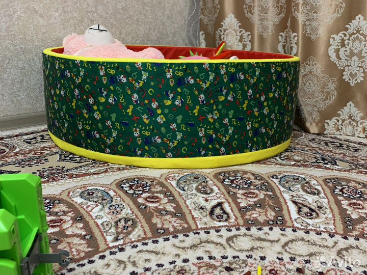 Сухой бассейн с шариками