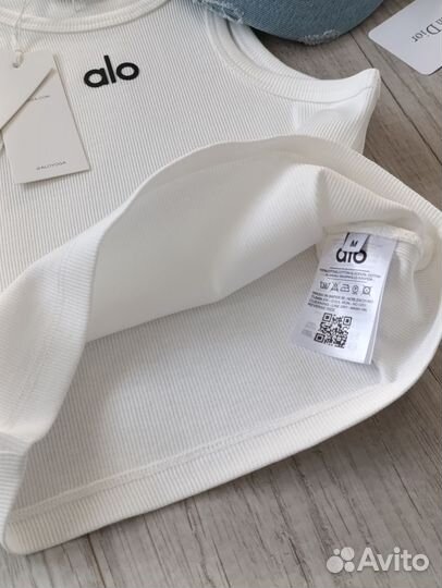 Alo yoga топ майка премиум s m L белая