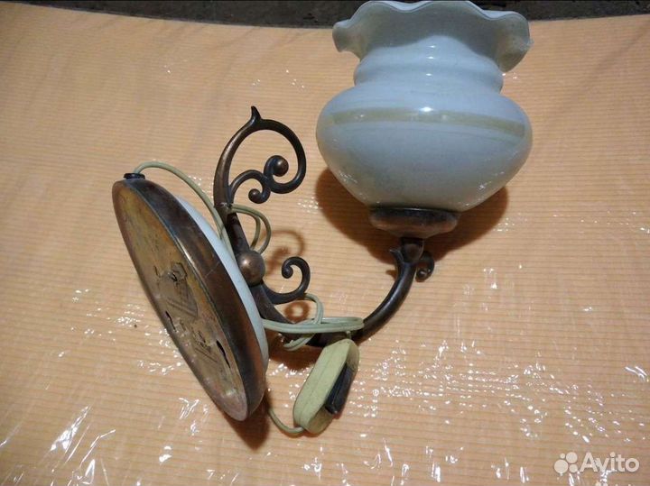 Настенный светильник бра