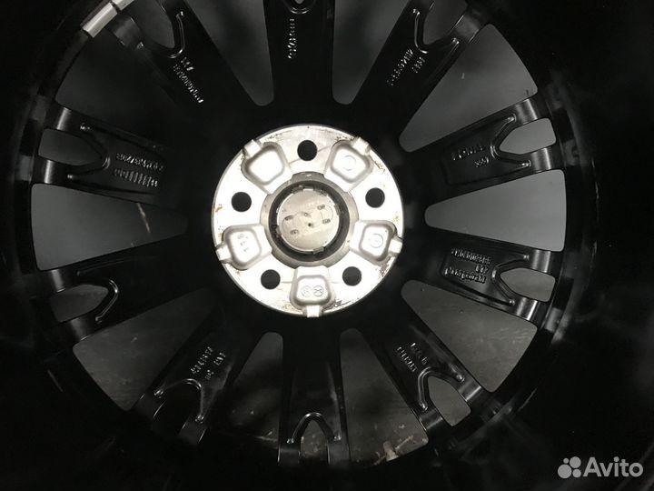 R21 Pirelli Ice Zero 2 285/40, PCD 5x112 DIA 66.6