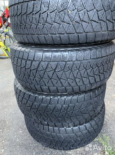 Bridgestone Blizzak DM-V2 285/65 R17