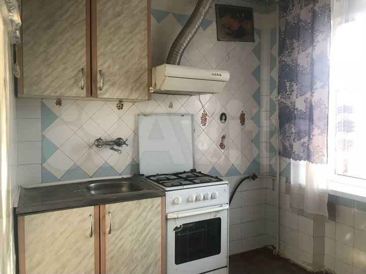 3-к. квартира, 49 м², 3/5 эт.