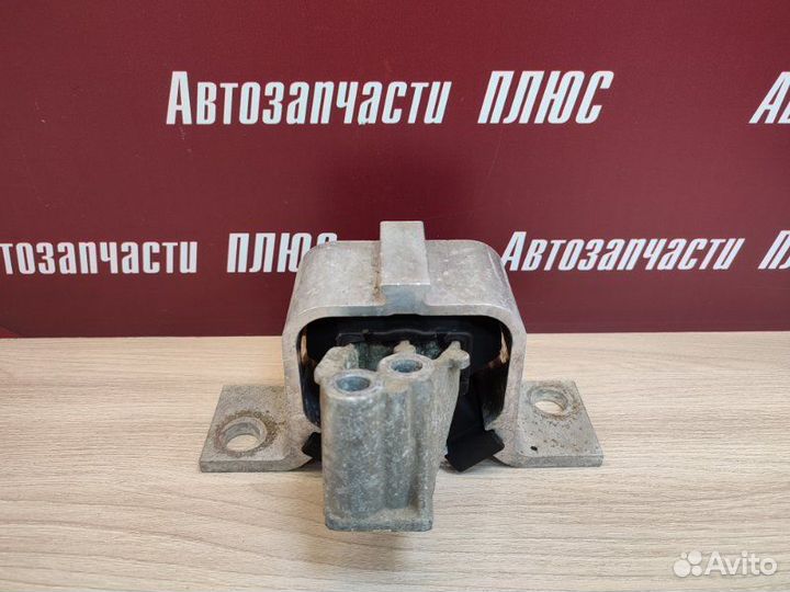 Опора двигателя правая LADA Vesta