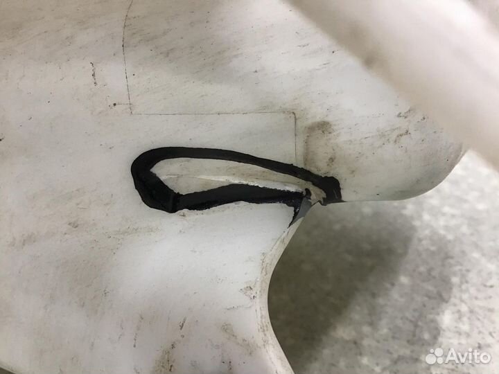 Бачок омывателя лобового стекла Toyota Camry V70 2