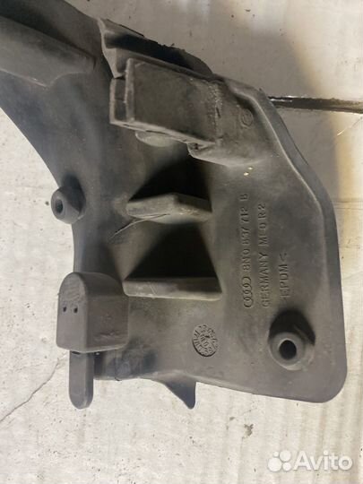 Уплотнитель двери правый Audi TT 8N