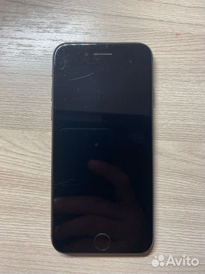 Телефон iPhone 8