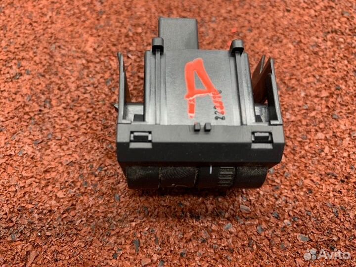 Кнопка корректора фар Skoda Rapid седан cwvb 2017