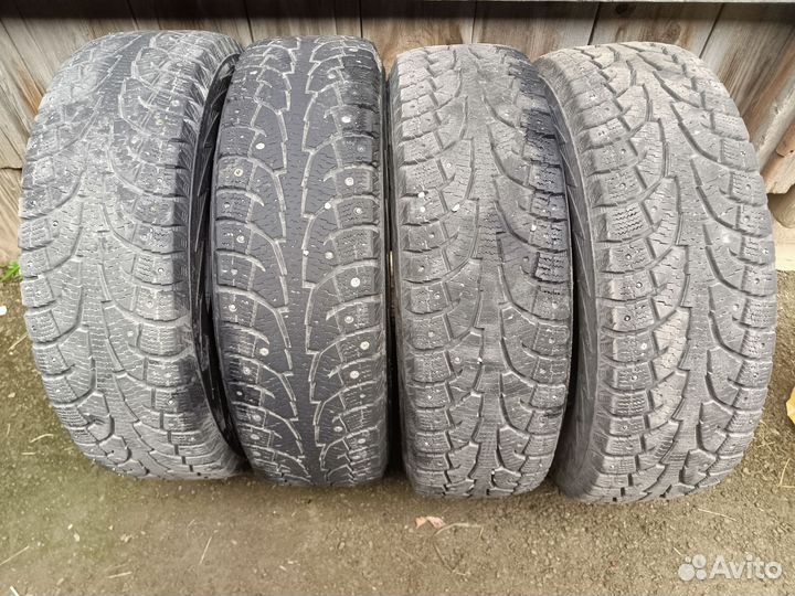 Шины зимние шипованые 215 70 16