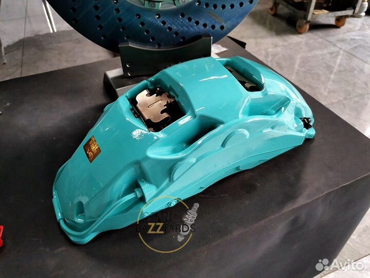 Тюнинг тормоза Audi A8 усиленные Akebono 10N перед