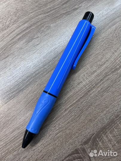 Огромная шариковая ручка, прикол