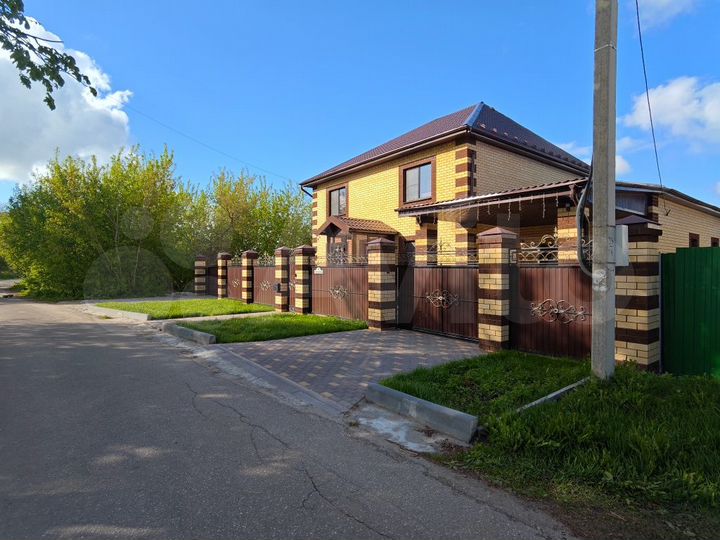 Дом 300 м² на участке 10 сот.