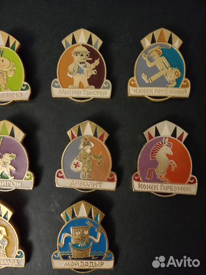 Продам детские значки этпк