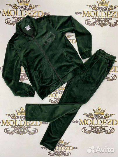 Спортивный костюм велюр 48-50, 50-52 и 52-54рновый