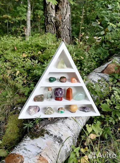 Витрина треугольная для камней