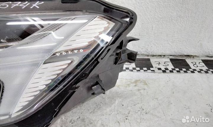 Фара левая Volvo XC60