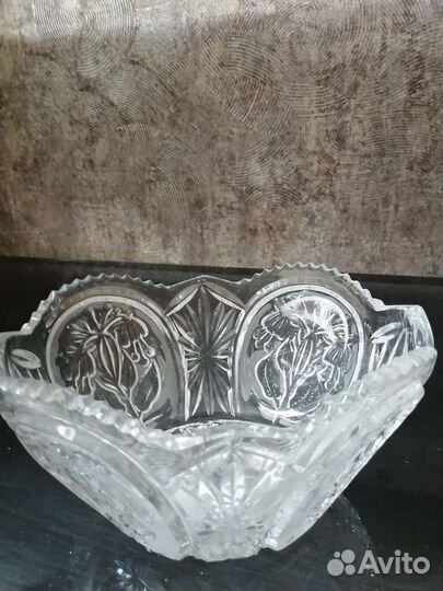 Хрустальная ваза