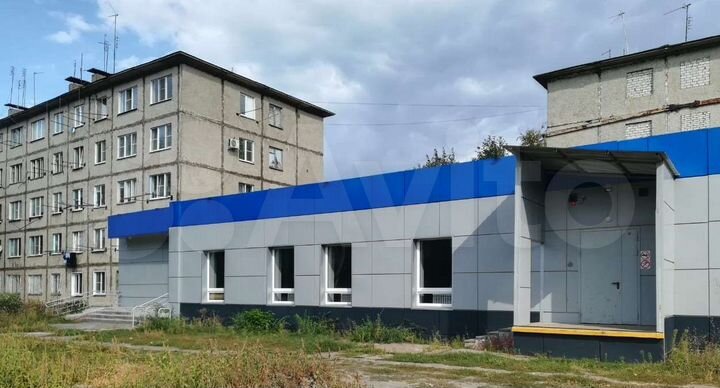 Здание в аренду, 300 м²