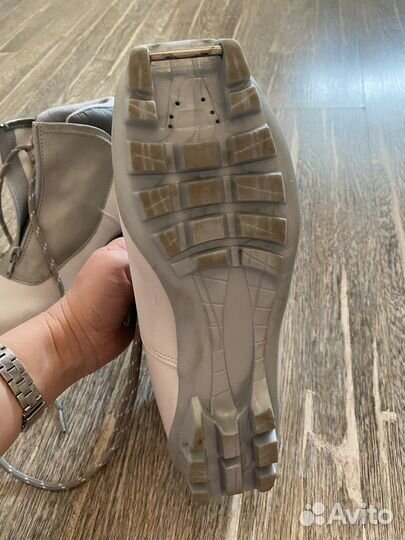 Ботинки лыжные 37 размер NNN