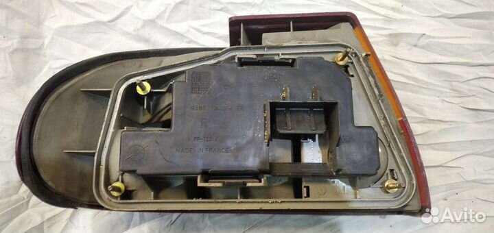 Фонарь правый Ford Mondeo I седан