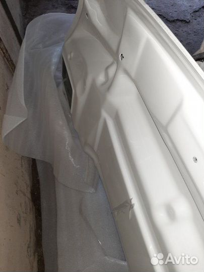 Штатный пластиковый капот Volkswagen Crafter