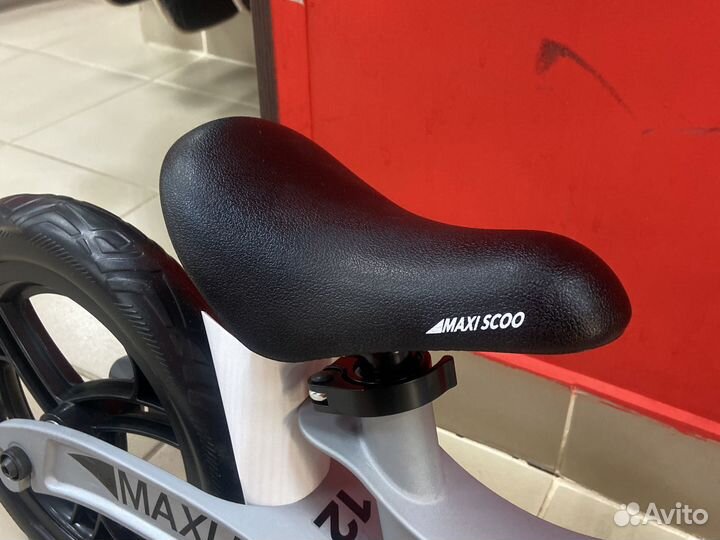 Беговел Maxiscoo Rocket серебро