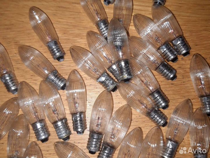 Лампочка с цоколем Е10