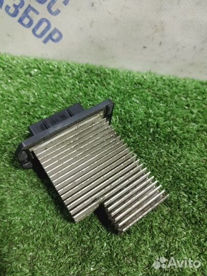 Резистор отопителя Toyota Avensis универсал 1.8