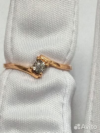 Золотое кольцо с камнем 15,5р