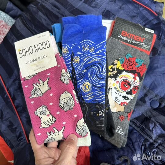 Носки с рисунками, выгоревшие на солнце