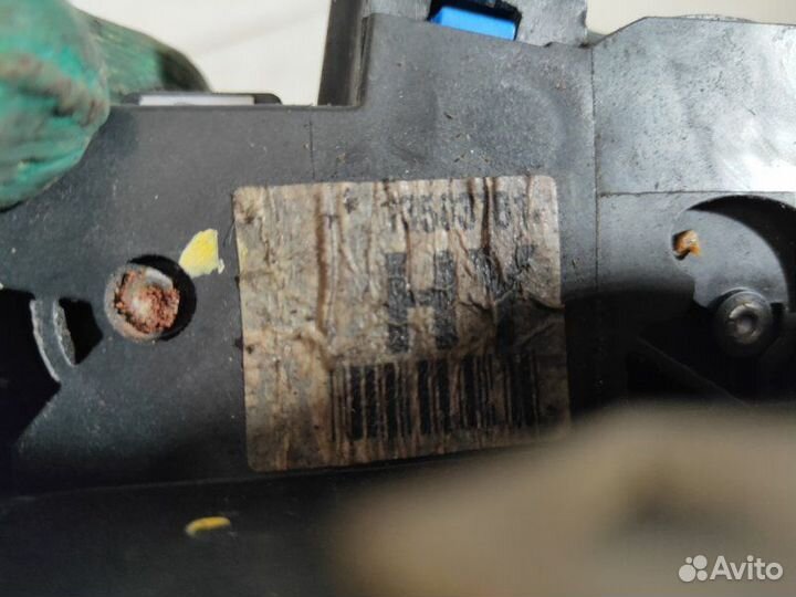 Замок двери передний левый Opel Astra J 2010