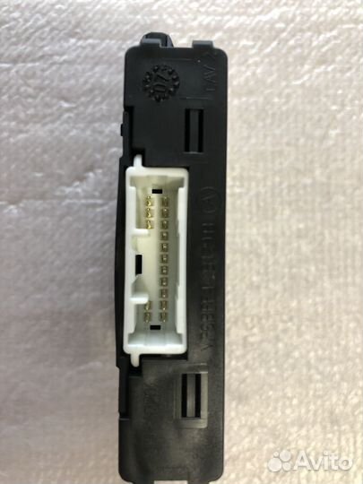 Блок иммобилайзера toyota Yaris SCP90 897800D010