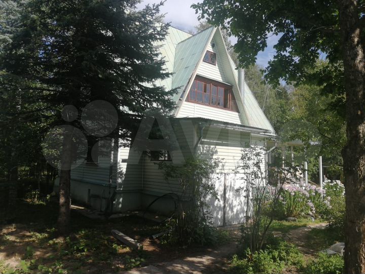 Дом 285 м² на участке 15 сот.