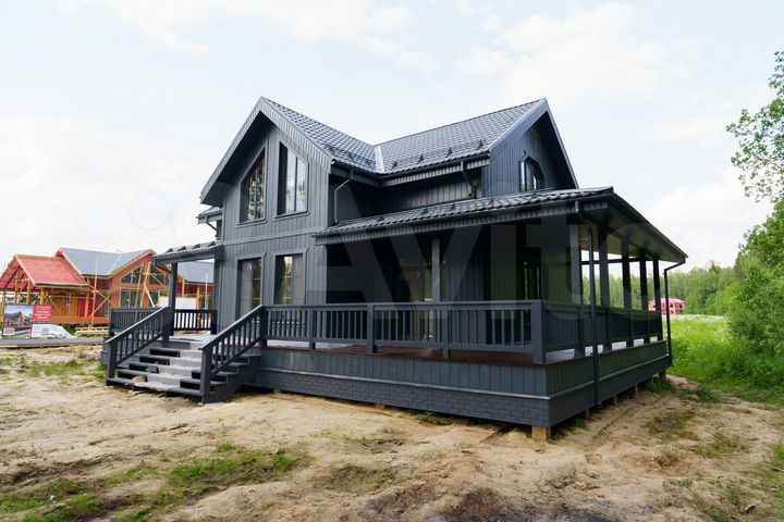 Коттедж 250 м² на участке 15 сот.