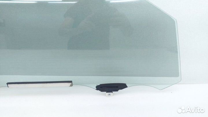Стекло двери переднее правое Toyota Rav4 44 3zrfe