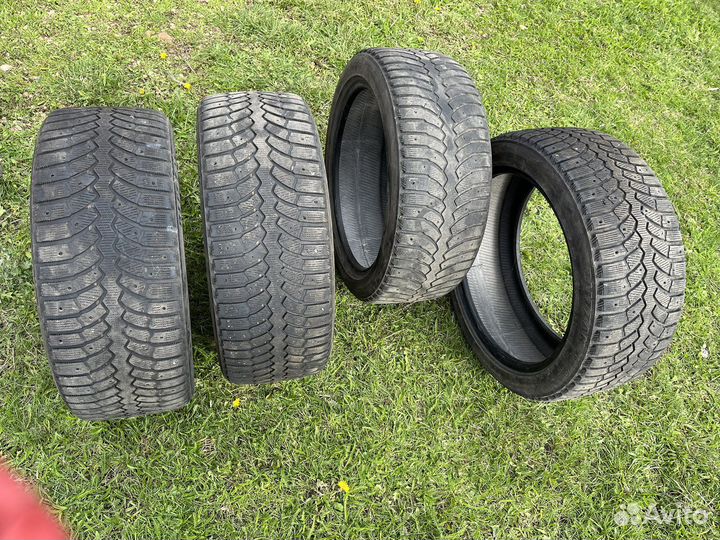 Bridgestone Blizzak Spike-01 235/45 R18 106T