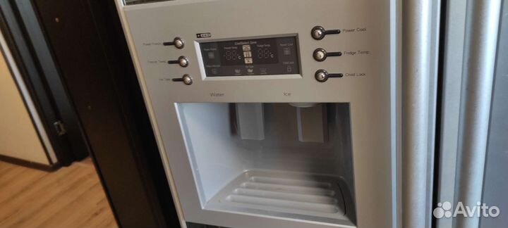 Двухдверный холодильник Samsung (Side-by-side)