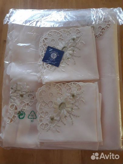 Новый набор скатерть с 12 салфетками (Турция)