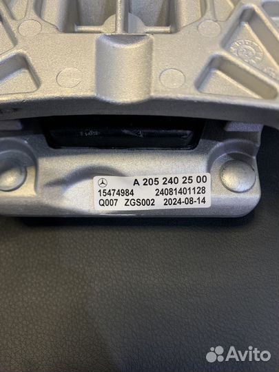Опора подушка АКПП Mercedes-Benz A2052402500