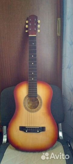 Акустическая гитара