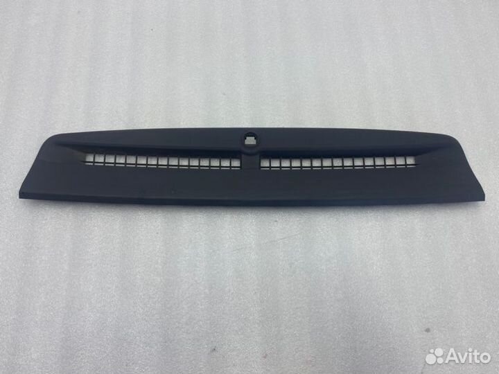 Накладка на воздуховод в торпедо передняя Toyota