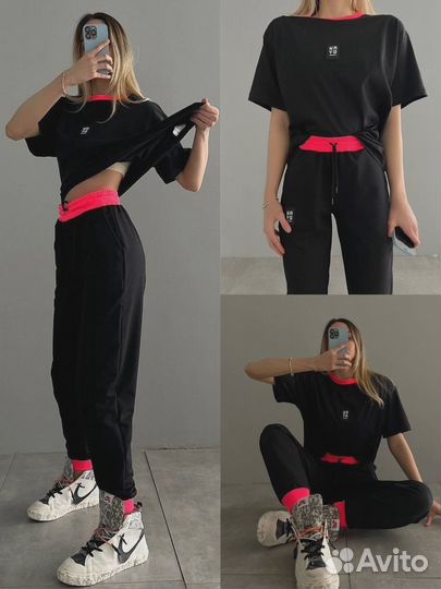 Женский спортивный костюм
