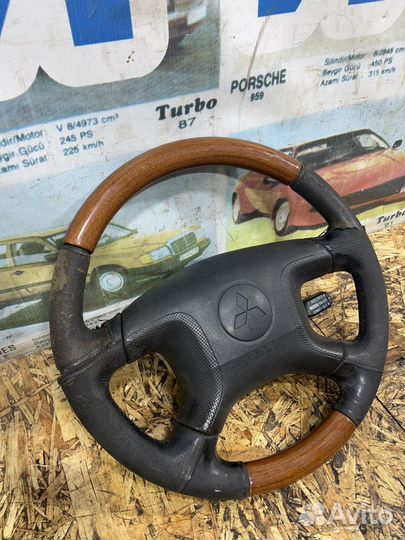 Руль дерево с подушкой Мицубиси Паджеро 3 V70