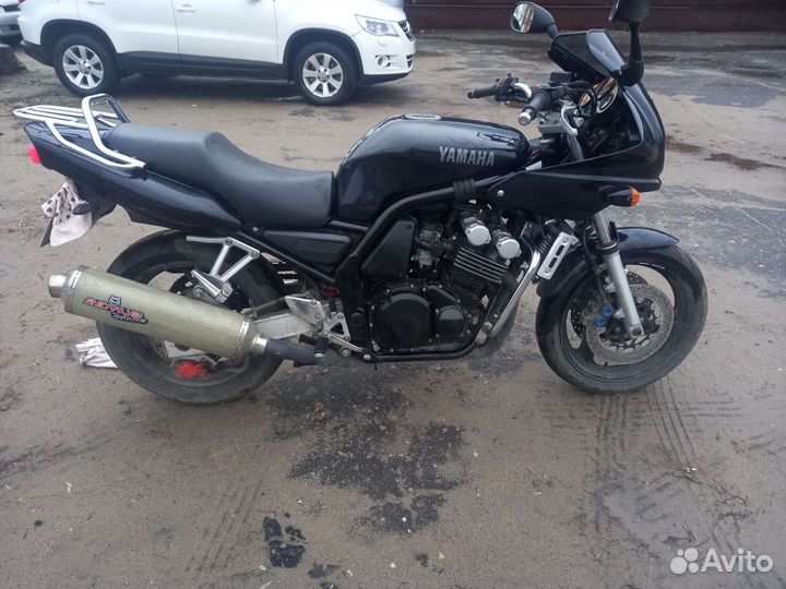 Yamaha fzs 600