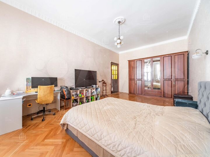 4-к. квартира, 138,5 м², 3/6 эт.