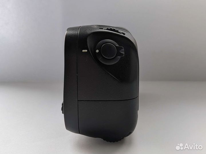 Батарейный блок Nikon MB-D11