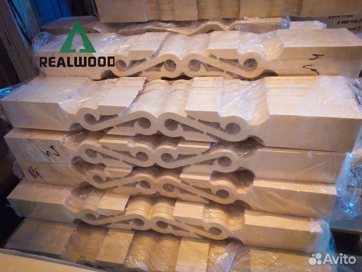 Балясины деревянные плоские для лестниц, хвоя