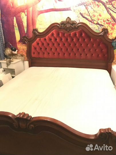 Итальянская двуспальная кровать