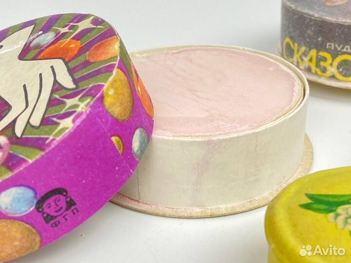 Винтажные пудренницы. Красочная упаковка