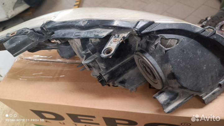 Фары на toyota corolla 150